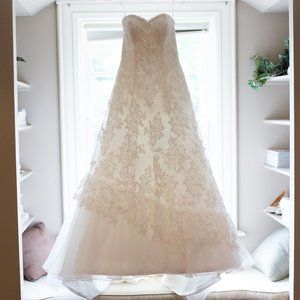 Classic Elegant Traditional Ivory Wedding Dress
